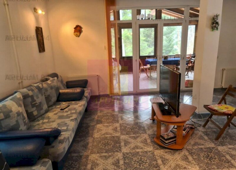Vila de vanzare in Sinaia - Zona Cumpatu