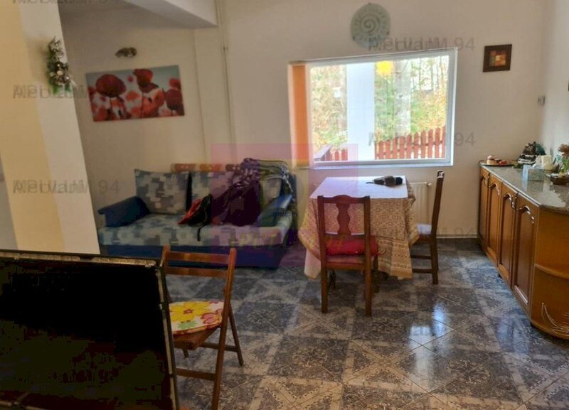 Vila de vanzare in Sinaia - Zona Cumpatu