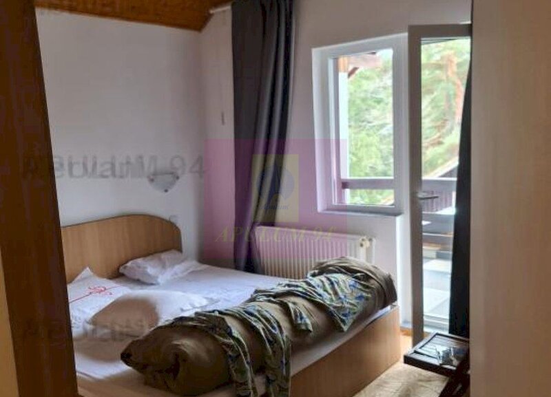 Vila de vanzare in Sinaia - Zona Cumpatu