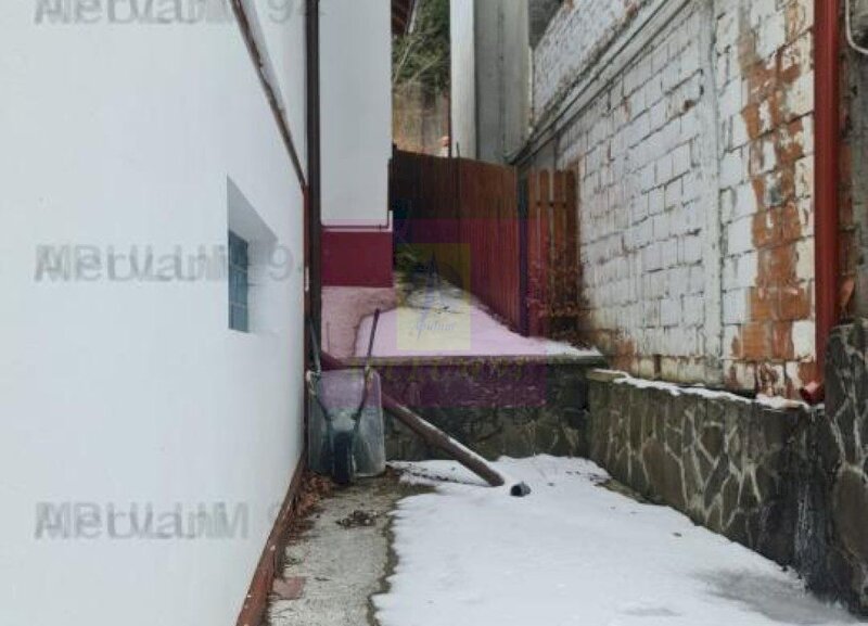 Vila de vanzare in Sinaia - Zona Cumpatu